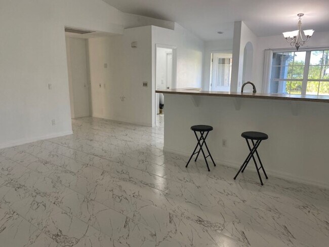 Foto del edificio - 3/2 single family home in Lehigh