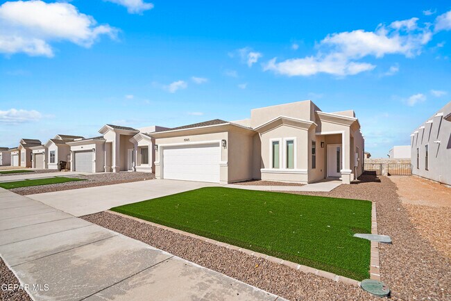 Foto del edificio - 15165 Destination Ave