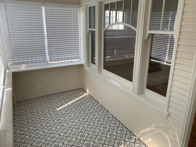 Foto del edificio - Updated, One of a Kind 2 Bed / 1 Bath Home...