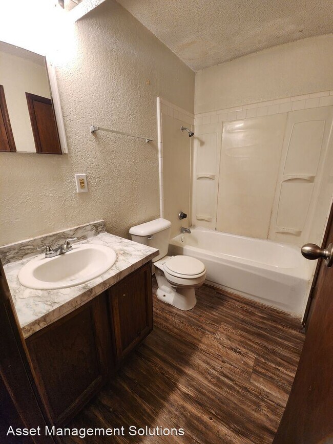 Building Photo - 2 br, 1 bath House - 217 NW 121st ST.