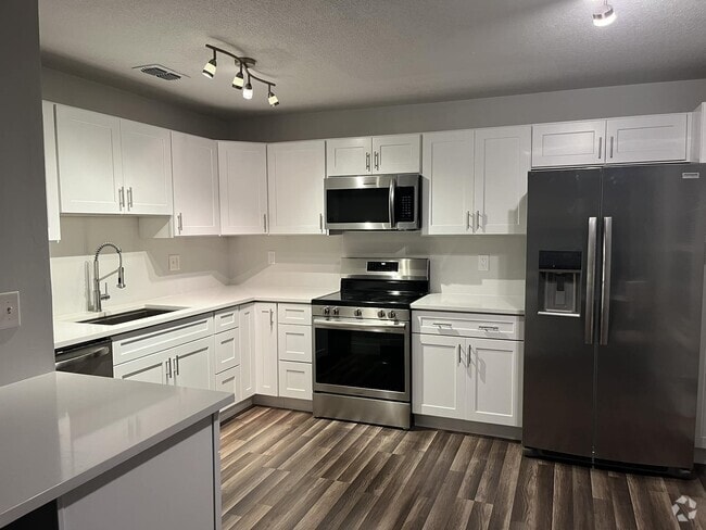 Building Photo - 5132 Beach Dr SE