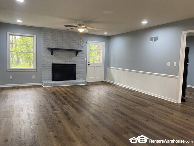 Foto del edificio - 5619 Stewart Mill Rd