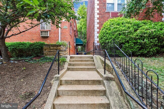 Foto del edificio - 513 12th St NE