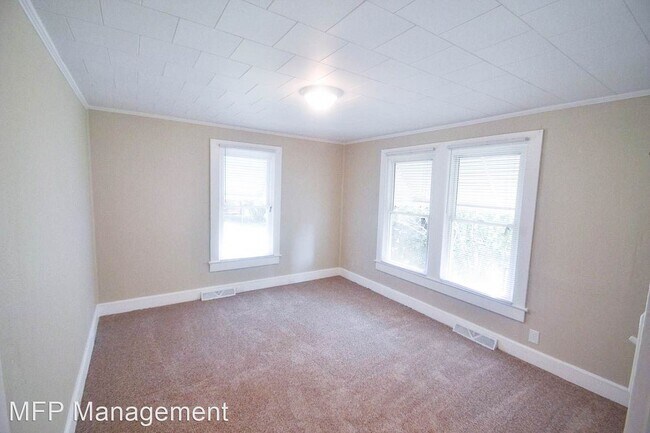 Building Photo - 4 br, 2 bath House - 311 Pineview St