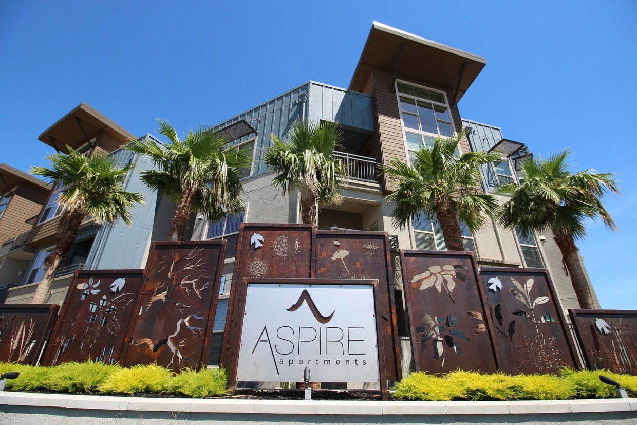 Aspire Apartments 2725 Pavillion Pkwy Tracy, CA Apartments for Rent