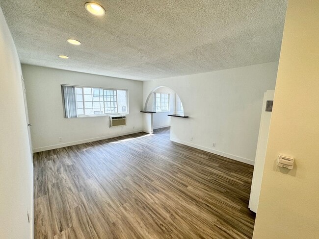 Building Photo - 3631 Midvale Ave