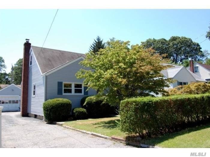 Primary Photo - 10 S Leech Cir