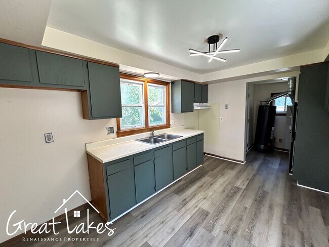Foto del edificio - Cozy 2 Bedroom 1 Bathroom now available fo...