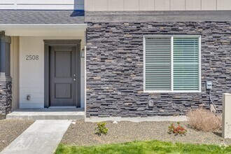 Building Photo - 2480 E Blue Tick St