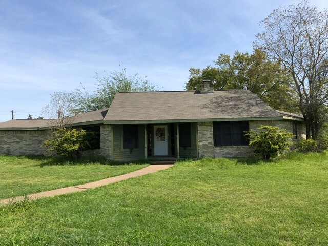 Building Photo - 1605 Feather Run