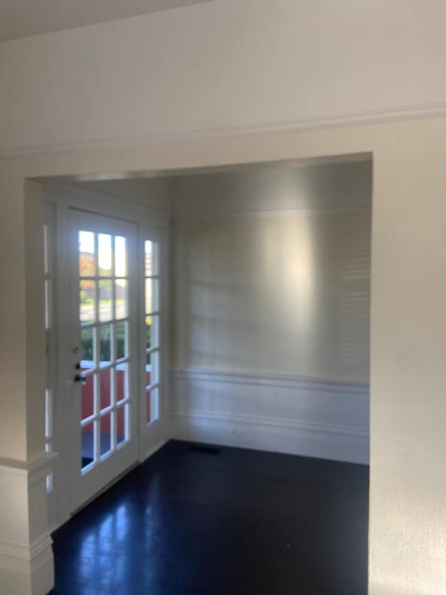 Foto del edificio - 3145 E St