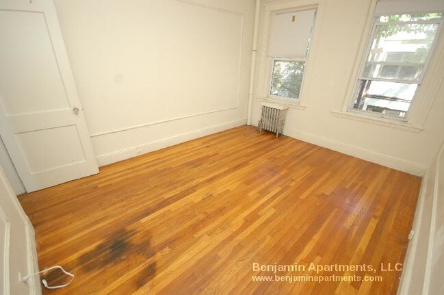 Building Photo - 8 Vinal St