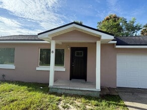 Building Photo - 8 W Laurel Oak Dr