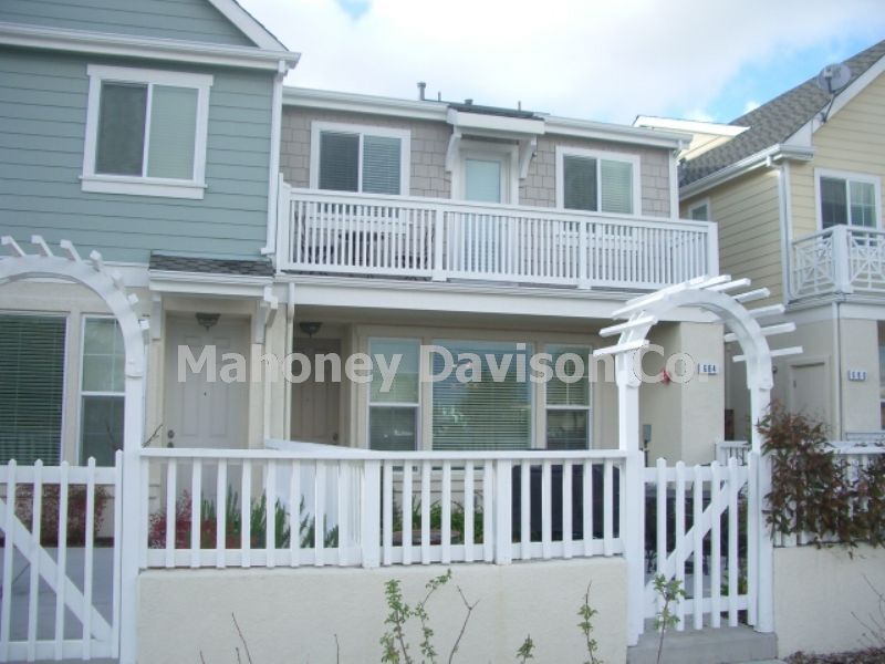 3 bdrm/2.5 townhouse blt in 2006, behind S... House for Rent in