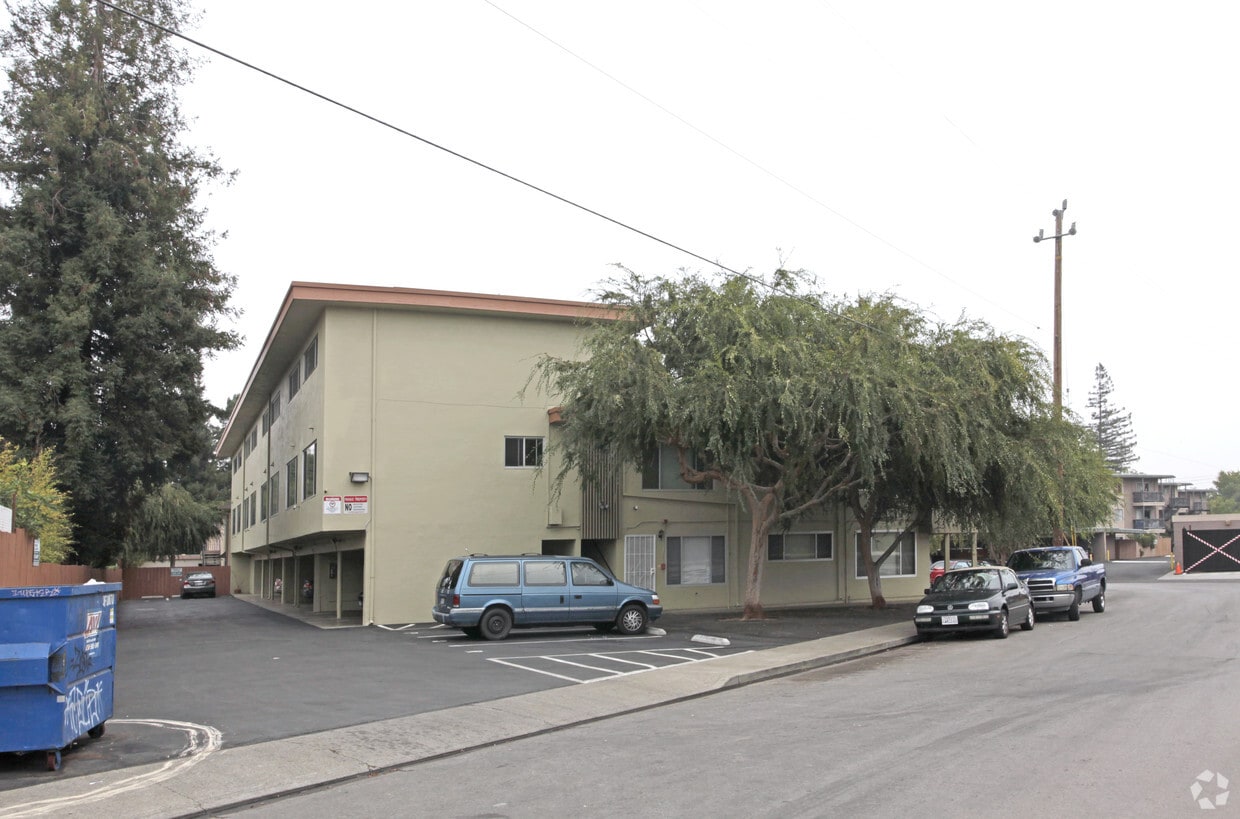 Primary Photo - 701 9th Ave