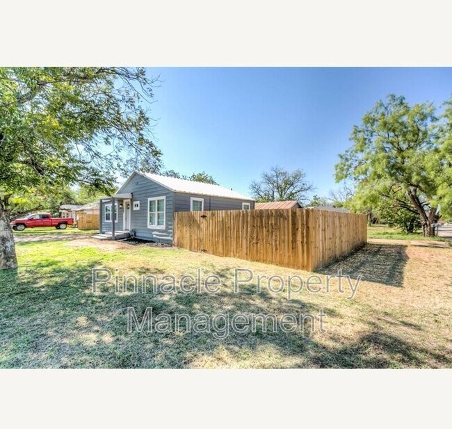 Foto del edificio - 1902 Coleman St