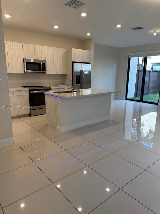 Foto del edificio - 15839 NW 91st Ct