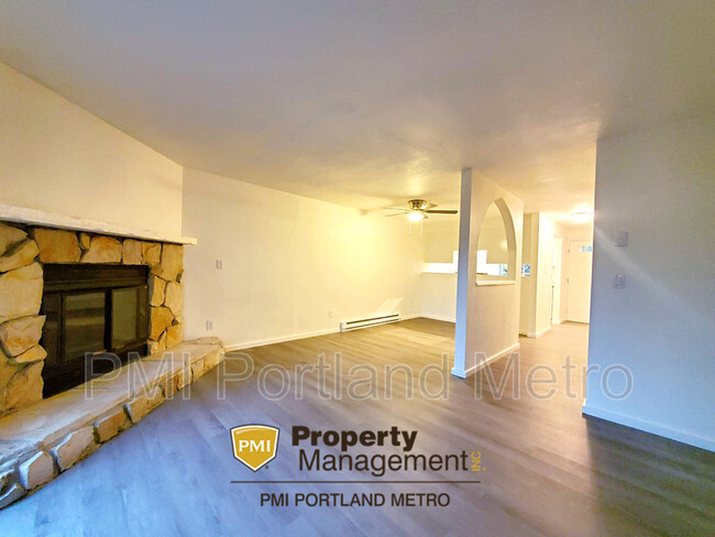 Building Photo - 29650 SW Courtside Dr