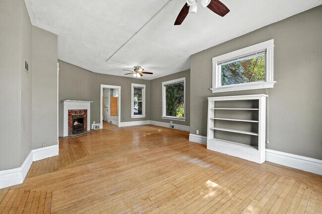 Foto del edificio - Freemont Duplex