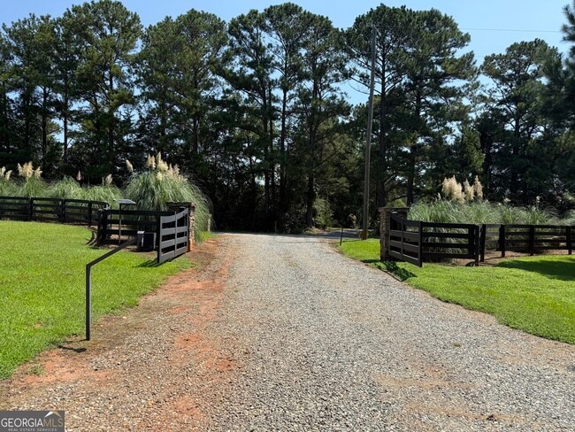 Building Photo - 2323 Pleasant Valley Rd