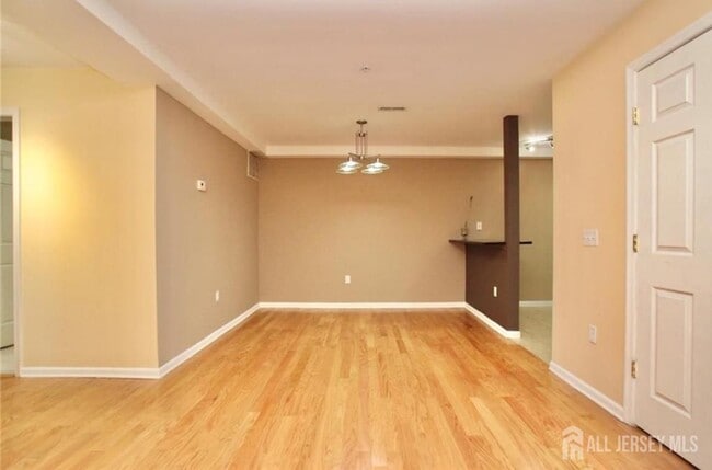 Building Photo - 116 Chariot Ct