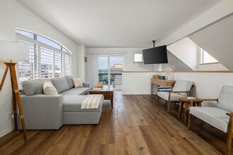 Building Photo - 714 Isthmus Ct