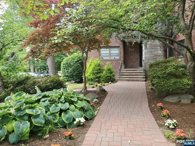 Foto del edificio - 3001 Edwin Ave