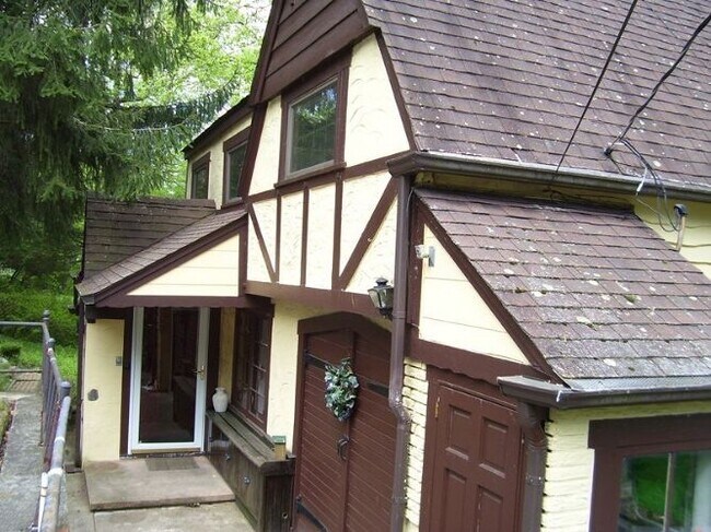 Foto del edificio - 67 Wildwood Rd