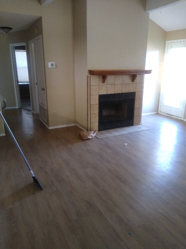 Photo - 415 Valley Mills Dr House