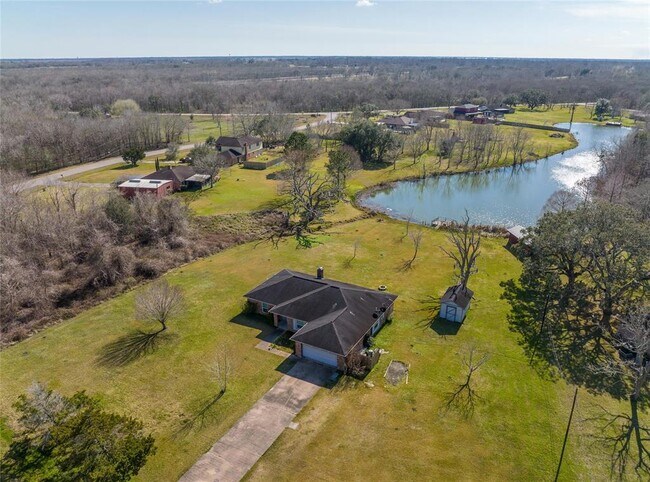 Building Photo - 140 Lakewood Dr