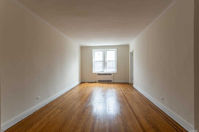 Foto del edificio - 114-20 Queens Blvd