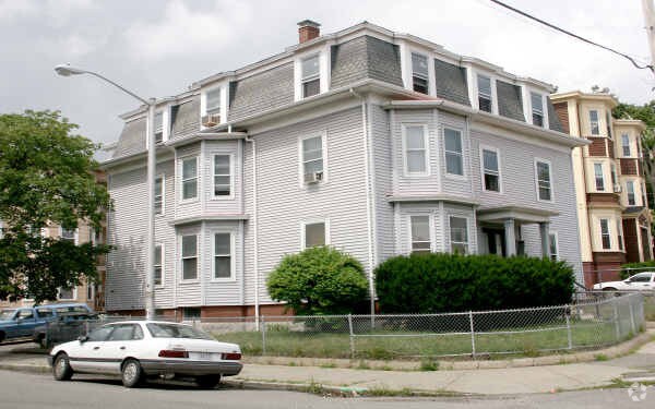 Building Photo - 555 Essex St