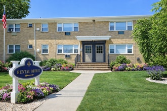 Building Photo - 451 Heckman St