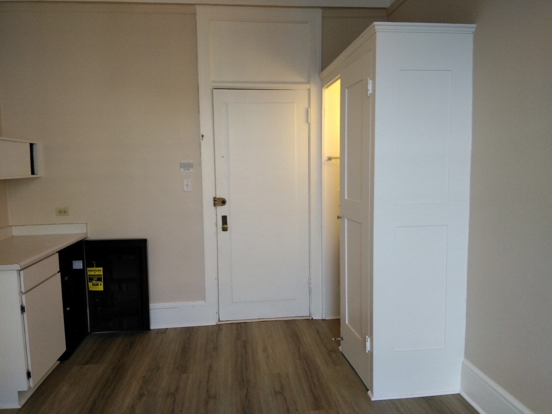 Primary Photo - 1255 Polk St