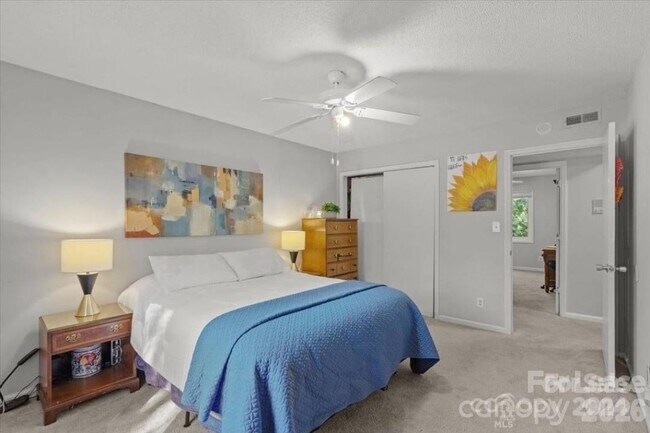 Foto del edificio - 2009 Stoney Point Ln