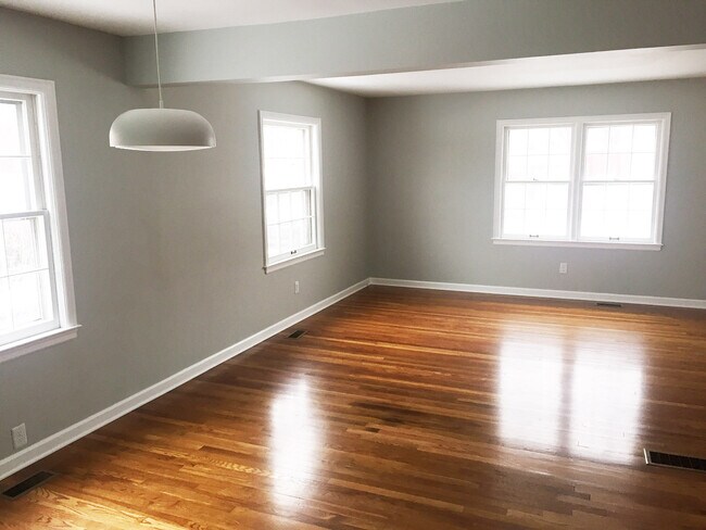 Foto del edificio - 2316 Eastway Dr