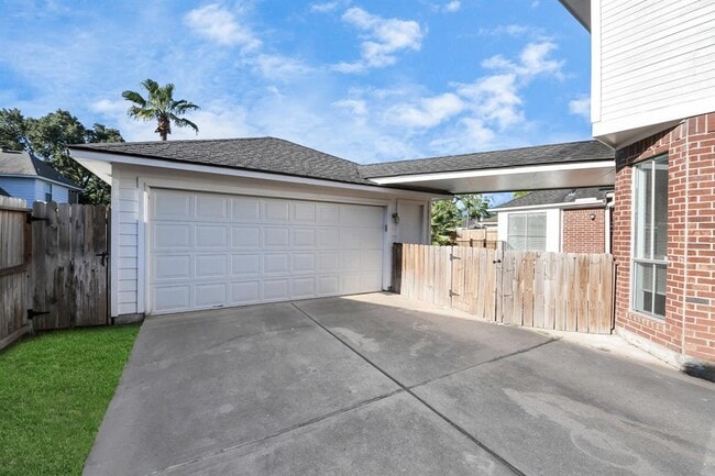 Foto del edificio - 623 Airybrook Ln
