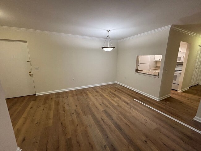 Photo - Updated 3Bedroom/2Bathroom - Great Location! Apartment