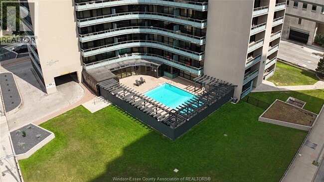 Building Photo - 111 Riverside Dr E