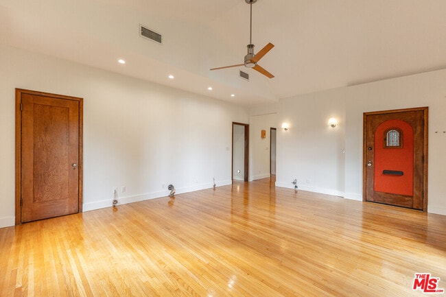 Foto del edificio - 3234 Ettrick St