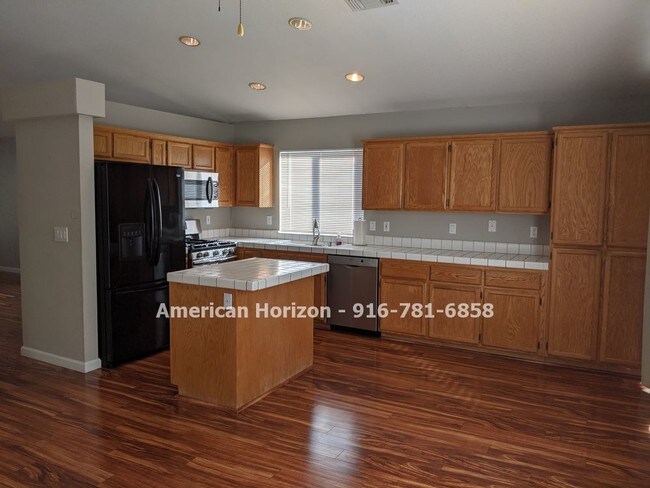 Foto del edificio - LEASED-West Roseville singe story 3 bedroom