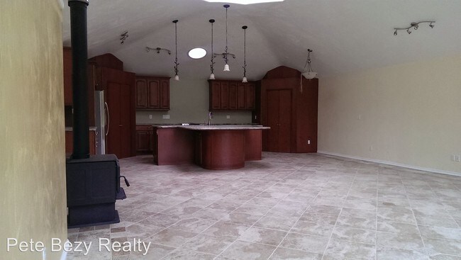 Foto del edificio - 616-57 Pleasant Valley Rd