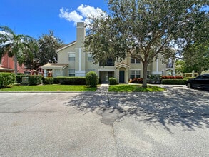Building Photo - 140 SW Peacock Blvd