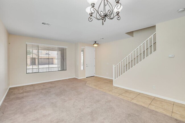 Building Photo - Great Queen Creek Location!