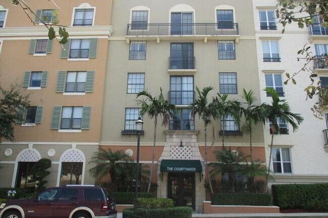 Building Photo - 720 S Sapodilla Ave