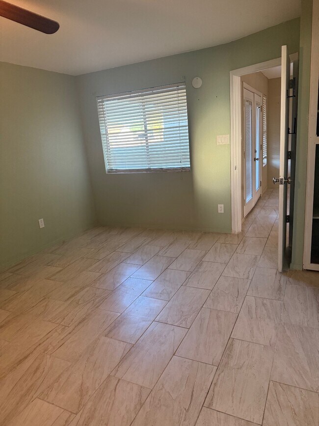 Foto del edificio - 2668 W 12th Pl