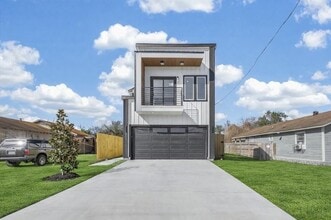 Building Photo - 6719 Knox St