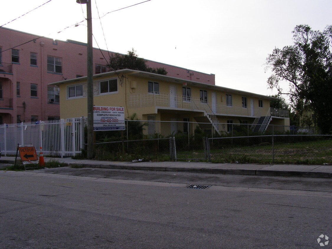 Foto del edificio - 31 Tamiami Corp.