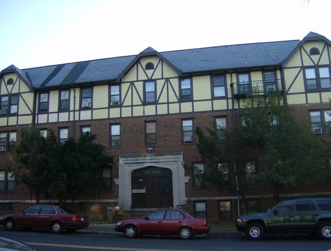 Primary Photo - 33 Rhode Island Ave