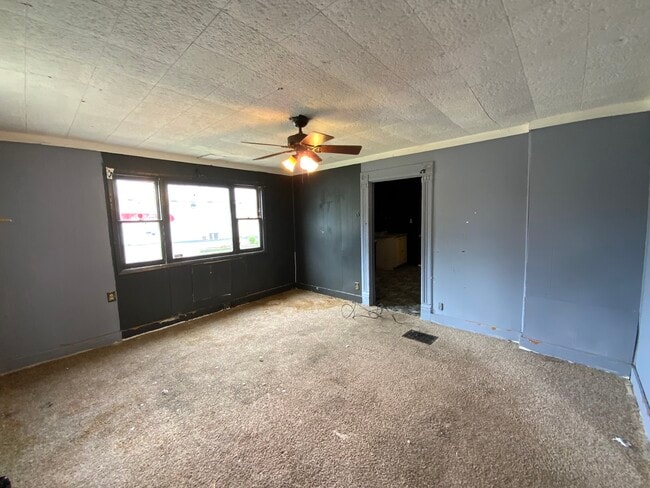 Building Photo - 1102 N Bowman Ave